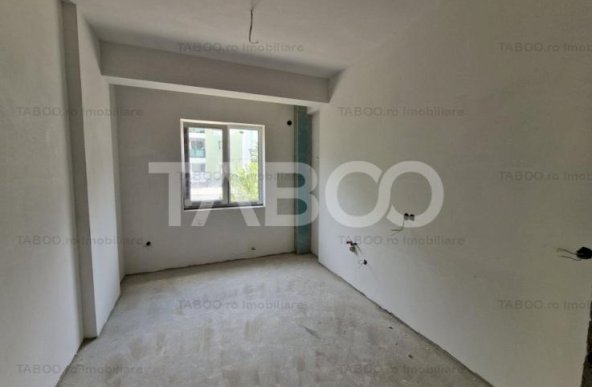 Apartament 64 mpu 2 camere 2 balcoane 12 mp la etajul 1 MIhai Viteazu