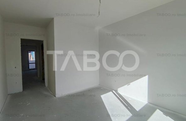 Apartament 3 camere la ETAJUL 2 balcon si loc de parcare COMISION 0%!!