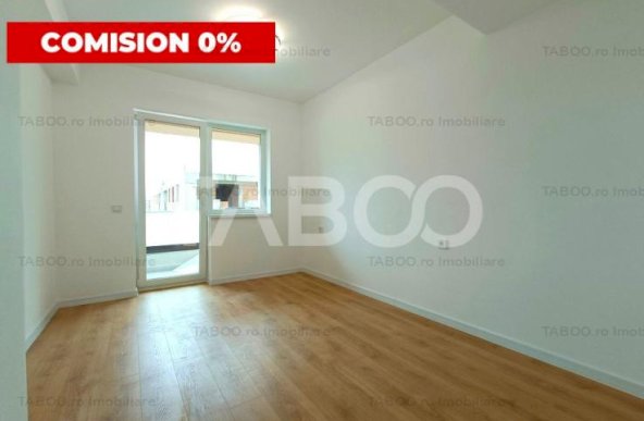 Apartament la parter inalt cu 3 camere si bucatarie separata