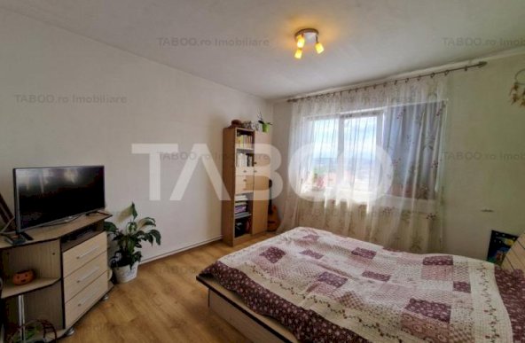 Apartament bloc cu lift 3 camere decomandat 64 mp pivnita Vasile Aaron