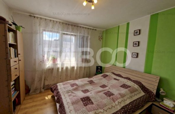 Apartament bloc cu lift 3 camere decomandat 64 mp pivnita Vasile Aaron