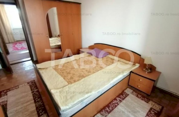 Apartament de vanzare 3 camere balcon etaj intermediar Terezian Sibiu