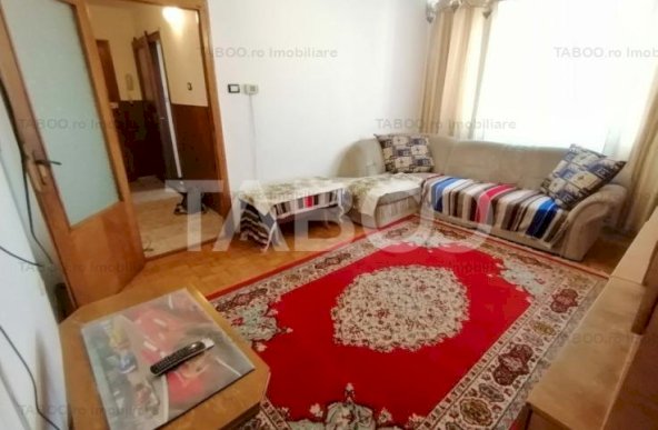 Apartament de vanzare 3 camere balcon etaj intermediar Terezian Sibiu