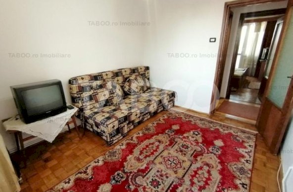 Apartament de vanzare 3 camere balcon etaj intermediar Terezian Sibiu