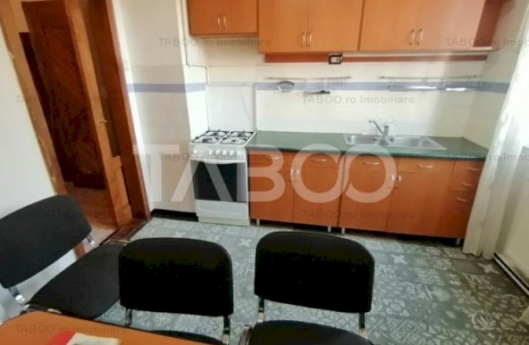 Apartament de vanzare 3 camere balcon etaj intermediar Terezian Sibiu