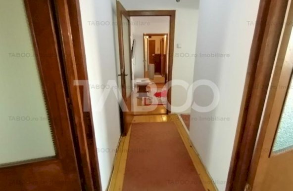 Apartament de vanzare 3 camere balcon etaj intermediar Terezian Sibiu