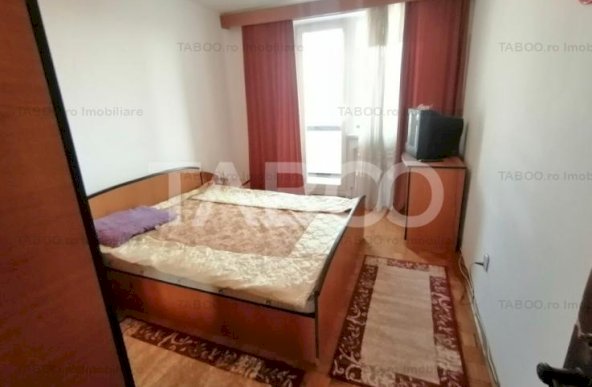 Apartament de vanzare 3 camere balcon etaj intermediar Terezian Sibiu