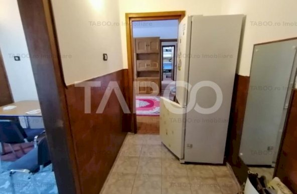 Apartament de vanzare 3 camere balcon etaj intermediar Terezian Sibiu