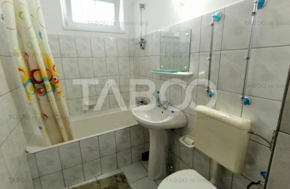 Apartament de vanzare 3 camere balcon etaj intermediar Terezian Sibiu