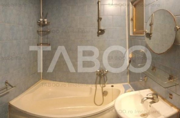 Apartament decomandat de vanzare 2 camere si balcon zona Mihai Viteazu