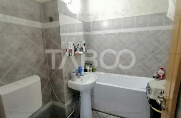 Apartament decomandat cu 2 camere pivnita si balcon Terezian Sibiu