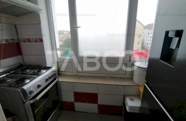 Apartament decomandat cu 2 camere pivnita si balcon Terezian Sibiu