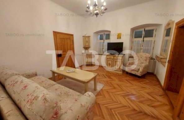 Apartament la casa de vanzare 2 camere 56 mpu parter Centrul Istoric 