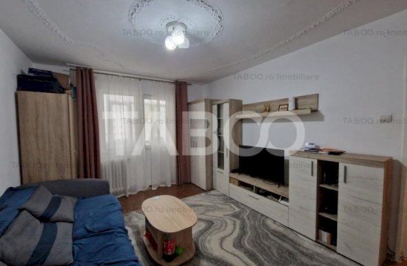 Apartament de vanzare 3 camere etaj 1 pivnita zona Rahovei Sibiu