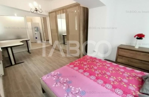 Apartament 3 camere 80 mpu pretabil spatiu comercial zona Strand Sibiu