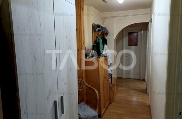 Garsoniera decomandata 30 mpu balcon 3 mp zona Cetate Alba Iulia