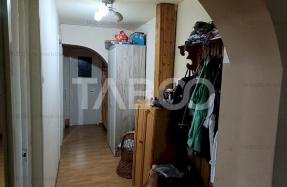 Garsoniera decomandata 30 mpu balcon 3 mp zona Cetate Alba Iulia