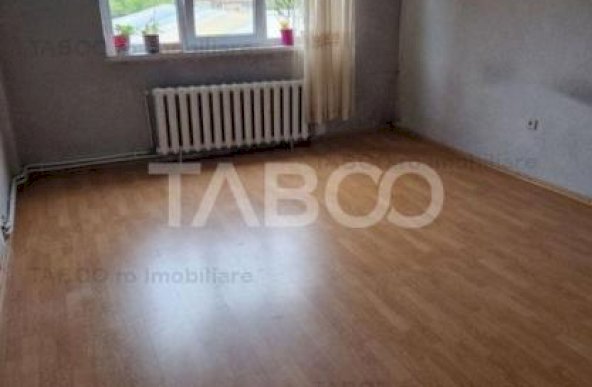 Garsoniera decomandata 30 mpu balcon 3 mp Cetate Alba Iulia