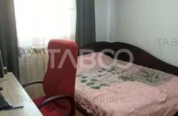 Apartament 3 camere 49mpu balcon 2mp pivnita 9mp etaj 3 zona Rahovei