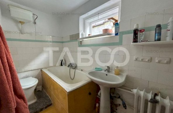 Apartament la casa cu 4 camere curte proprie si acces separat Terezian