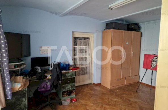 Apartament la casa cu 4 camere curte proprie si acces separat Terezian