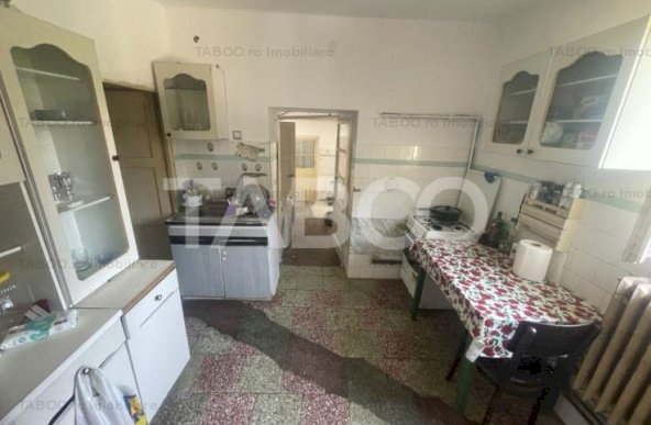 Apartament la casa cu 4 camere curte proprie si acces separat Terezian