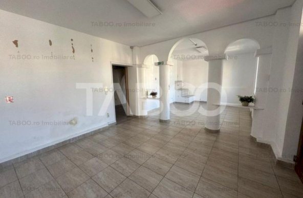 Spatiu comercial la casa 3 camere si curte zona Calea Dumbravii Sibiu