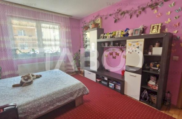 Apartament de vanzare 2 camere decomandate cu parcare si balcon