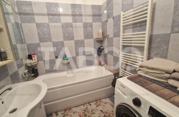 Apartament de vanzare 2 camere decomandate cu parcare si balcon