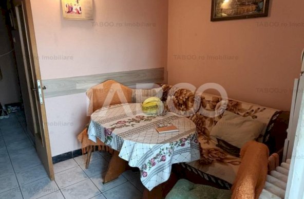 Apartament decomandat 3 camere 68 mp utili balcon Cetate Alba Iulia