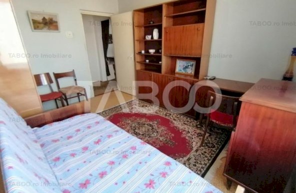 Apartament decomandat de vanzare cu 3 camere balcon zona Mihai Viteazu