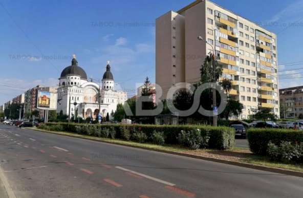 Apartament decomandat de vanzare cu 3 camere balcon zona Mihai Viteazu