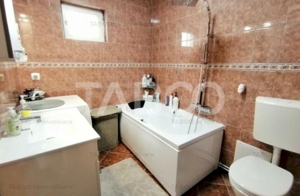 Apartament decomandat de vanzare 75 utili 3 camere 2 bai Mihai Viteazu