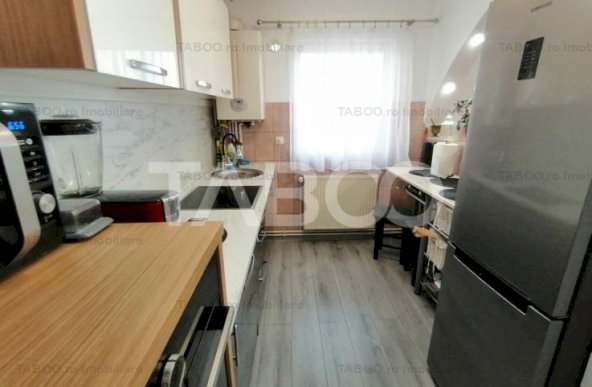 Apartament decomandat de vanzare 75 utili 3 camere 2 bai Mihai Viteazu