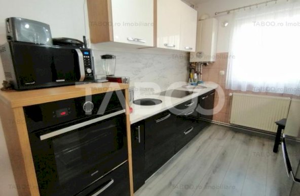 Apartament decomandat de vanzare 75 utili 3 camere 2 bai Mihai Viteazu