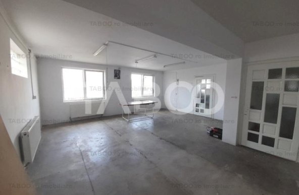 Spatiu comercial 220mp curent trifazic locuri parcare Lazaret Sibiu 