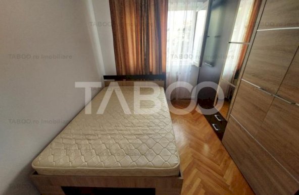 Apartament 3 camere decomandate 80 mpu etaj 1 parcare pivnita balcon