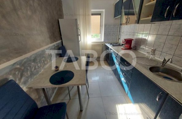 Apartament 3 camere decomandate 80 mpu etaj 1 parcare pivnita balcon