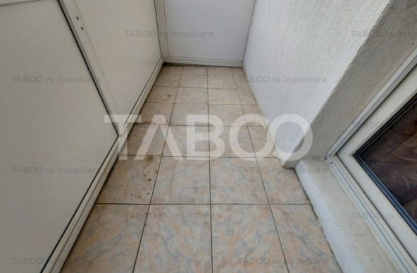 Apartament 3 camere decomandate 80 mpu etaj 1 parcare pivnita balcon