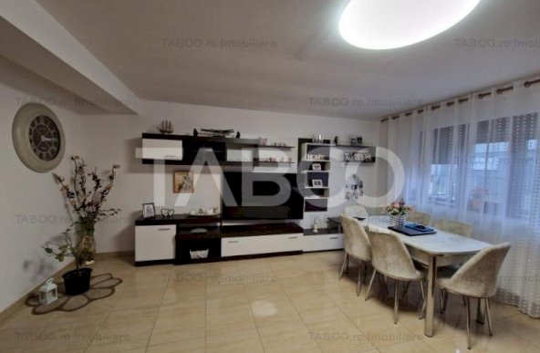 Duplex 6 camere 500 mp teren terasa locuri de parcare Terezian