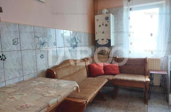 Apartament 65 mp 4 camere decomandate balcon  Piata Noua Cisnadie