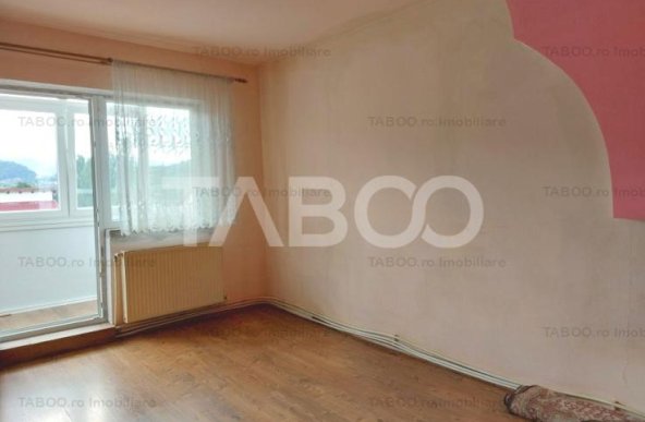 Apartament 65 mp 4 camere decomandate balcon  Piata Noua Cisnadie