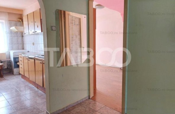 Apartament 65 mp 4 camere decomandate balcon  Piata Noua Cisnadie