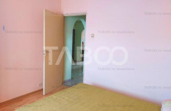 Apartament 65 mp 4 camere decomandate balcon  Piata Noua Cisnadie