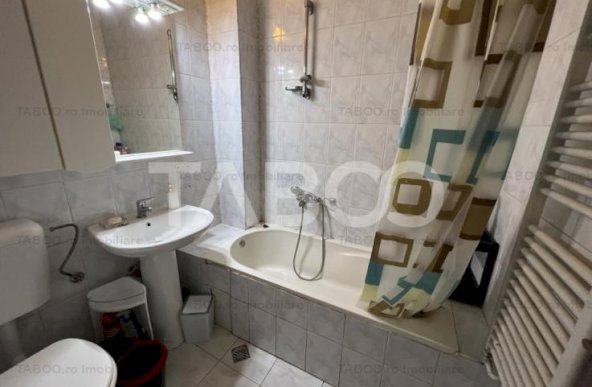 Apartament 63 mp utili balcon 3 camere zona Rahovei Sibiu