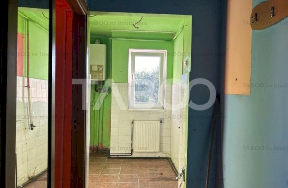 Apartament de vanzare 2 camere decomandate 33 mp zona Stejarului