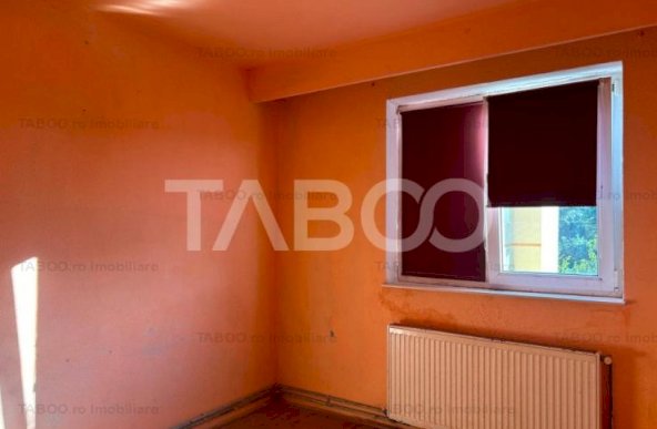 Apartament de vanzare 2 camere decomandate 33 mp zona Stejarului