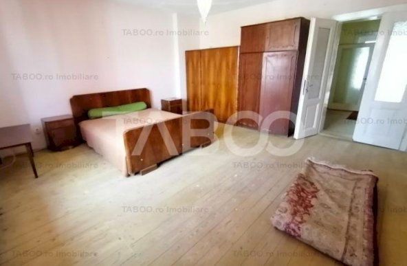 Casa in zona Centrala din Sibiu cu 6 camere garaj pivnita teren 585 mp