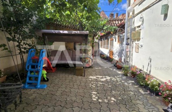 Apartament la casa de vanzare curte comuna Orasul de Jos Sibiu