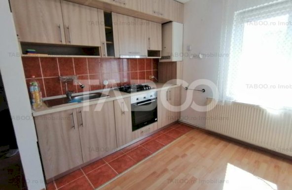 Apartament 3 camere complet mobilat utilat zona Vasile Aaron-Milea OMV